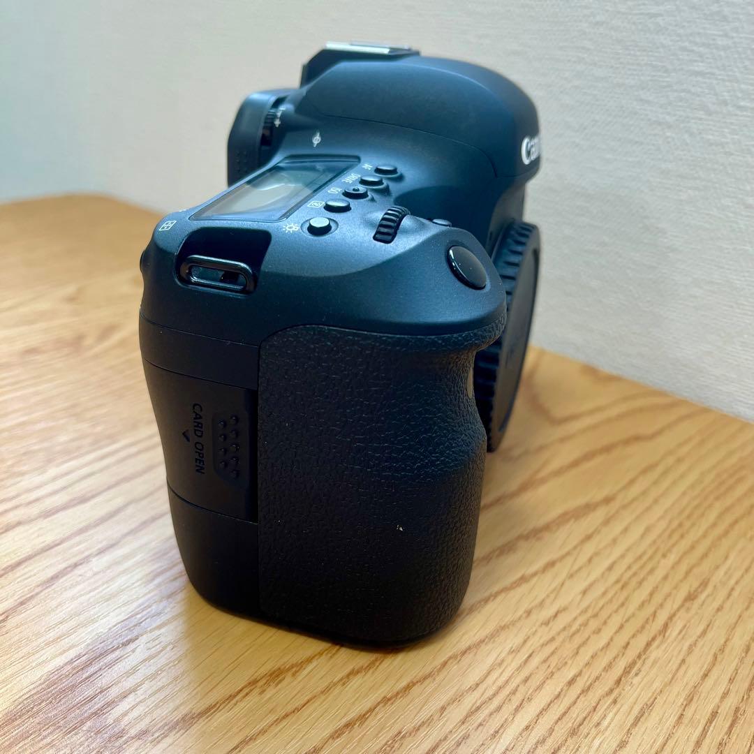 【美品】Canon EOS 6Dmark2 デジタル一眼レフ 本体