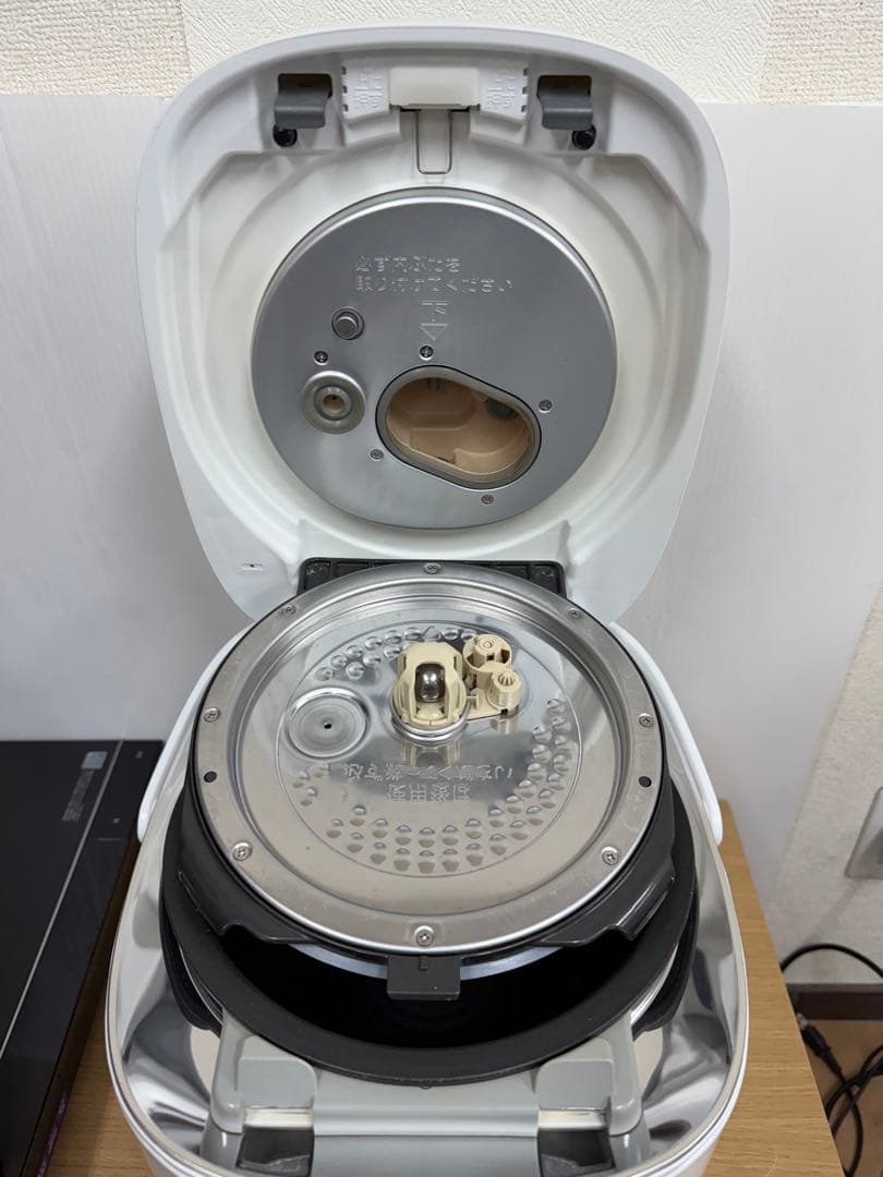 TOSHIBA 真空圧力IHジャー炊飯器RC-10VQL 1.0L2018年製