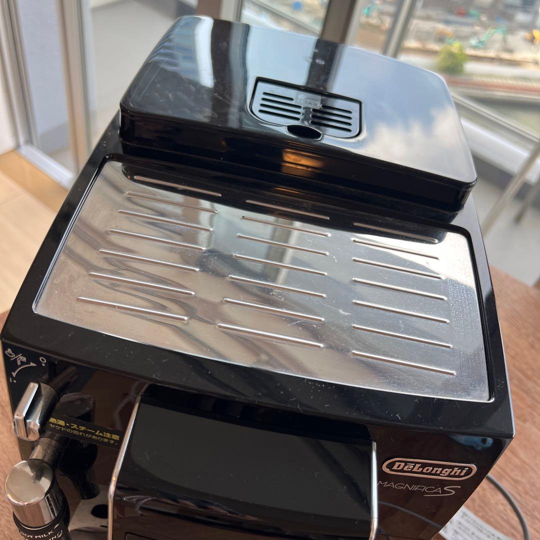 デロンギマグニフィカS コンパクト全自動エスプレッソマシン　ECAM23120