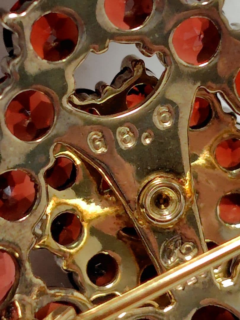 ロクザン　天然ガーネット　ブローチ　ペンダント　アクセサリー　ジュエリー