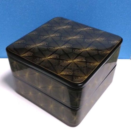 輪島塗 6.5寸二段重箱 布着本堅地　沈金 亀甲松葉 美品