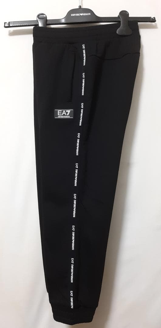 【新品】EA7/アルマーニジュニア　裏起毛・スウェットパンツ　8A・8歳