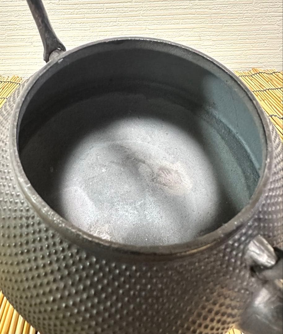 未使用品　南部利祥銘造 １５型アラレ 南部鉄瓶　南部鉄器　鉄瓶