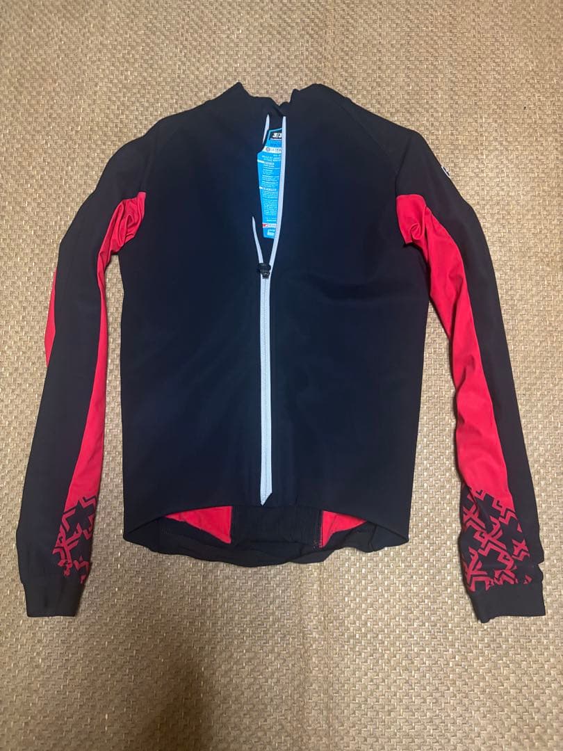 アソス冬用 ブラック/レッド サイクルジャケット