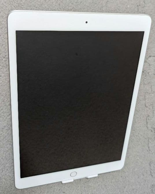 iPad第7世代 32GB シルバー Wi-Fiモデル