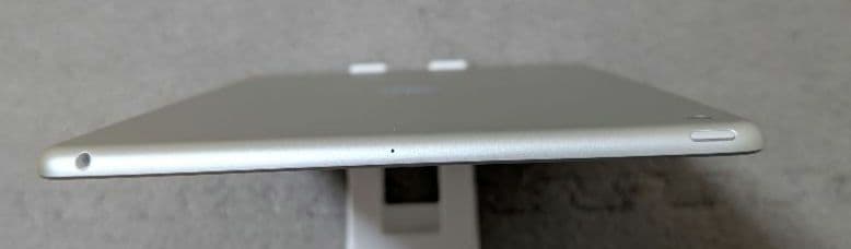 iPad第7世代 32GB シルバー Wi-Fiモデル