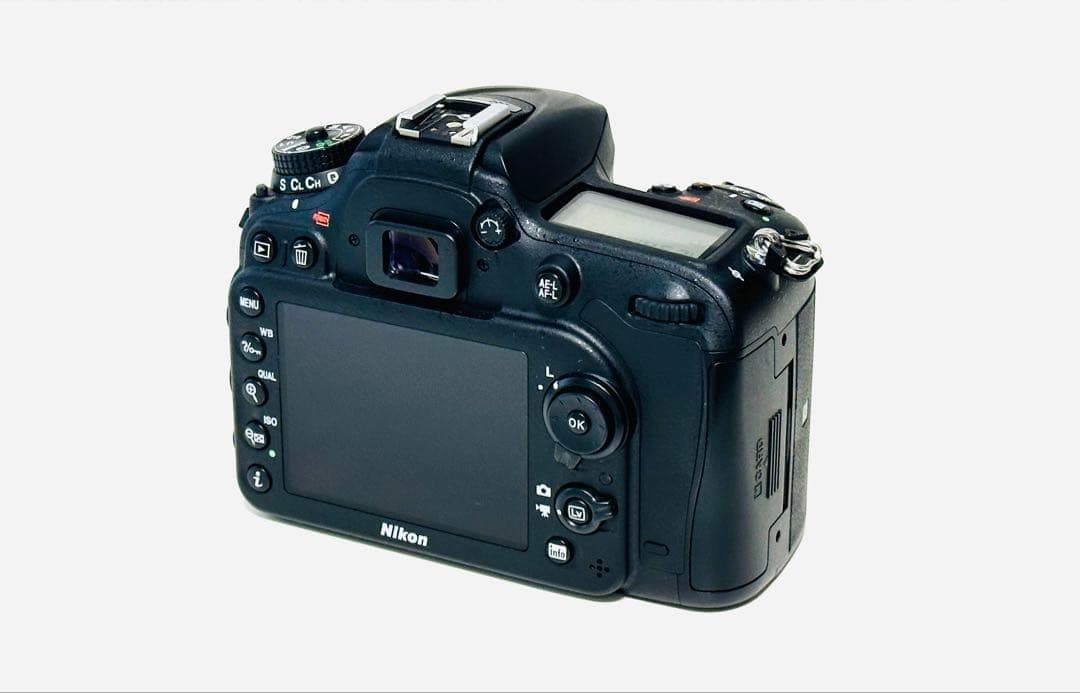 ☆撮影数極少7000回以下☆Nikon D7200 ボディのみ　DX機美品ニコン