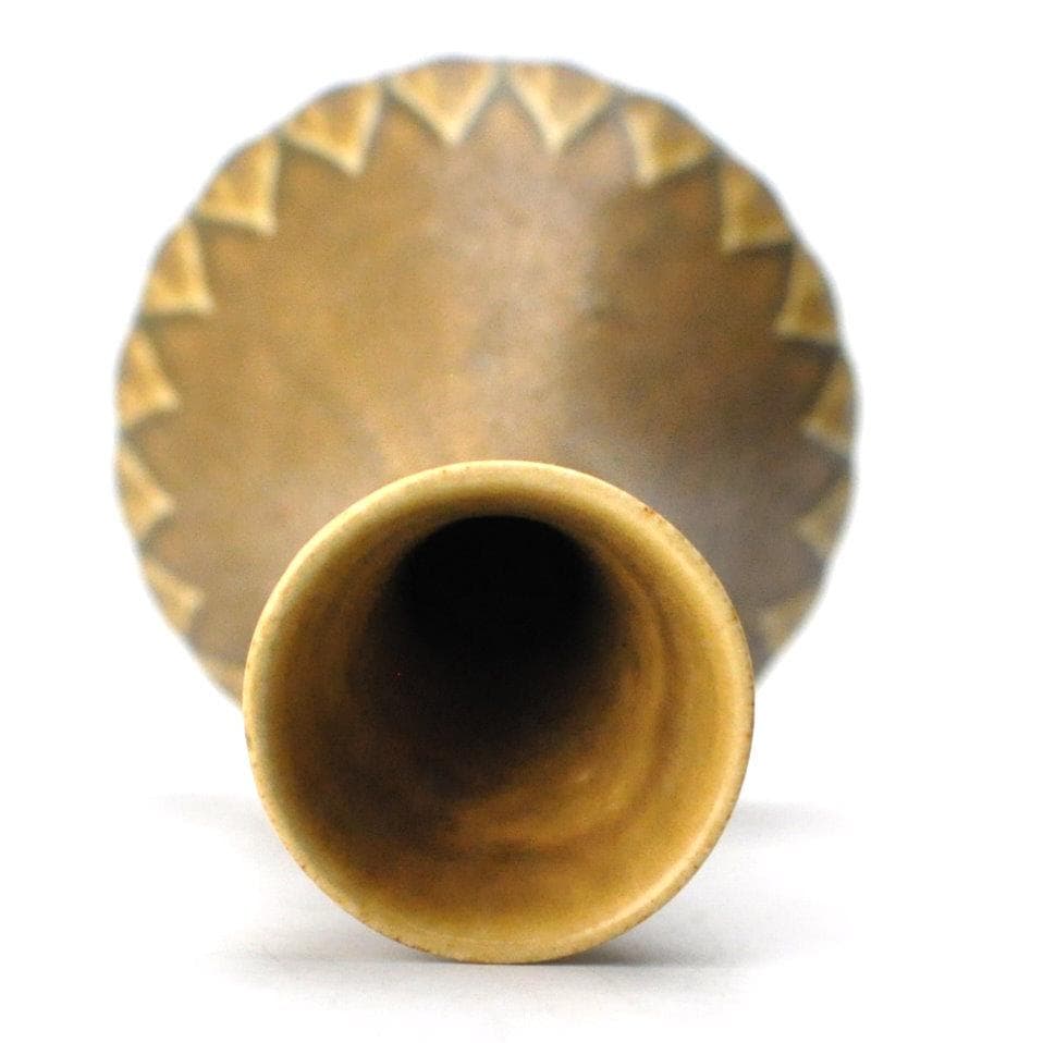 クイストゴー　RELIEF（レリーフ）フラワーベース　花瓶