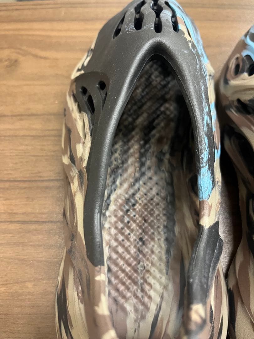 28㌢アディダス　イージーフォームランナー　シンダー　T