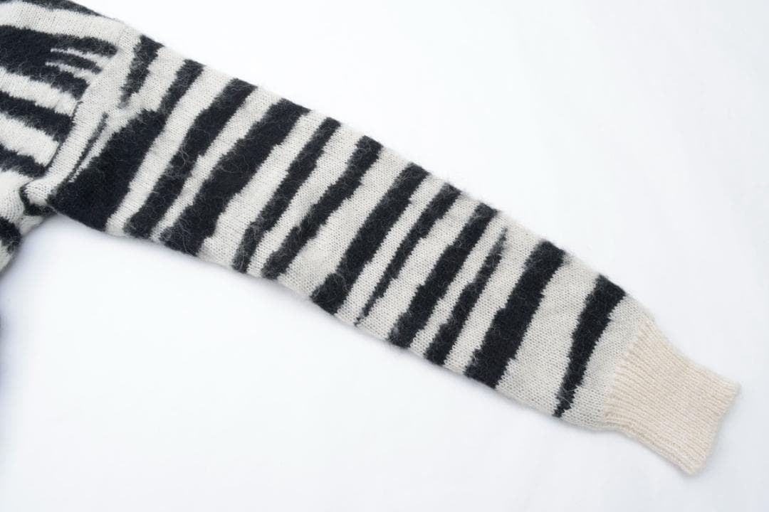新品・未使用 STUSSY ゼブラ柄ニットセーター ホワイト/ブラック