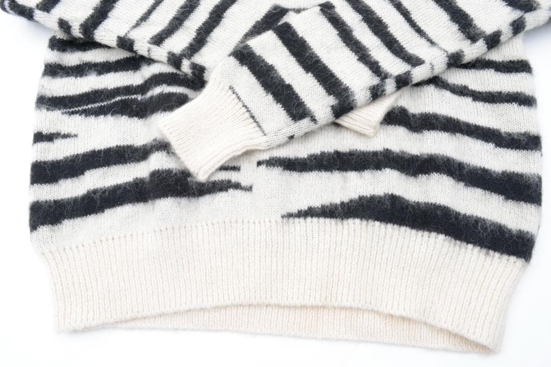 新品・未使用 STUSSY ゼブラ柄ニットセーター ホワイト/ブラック