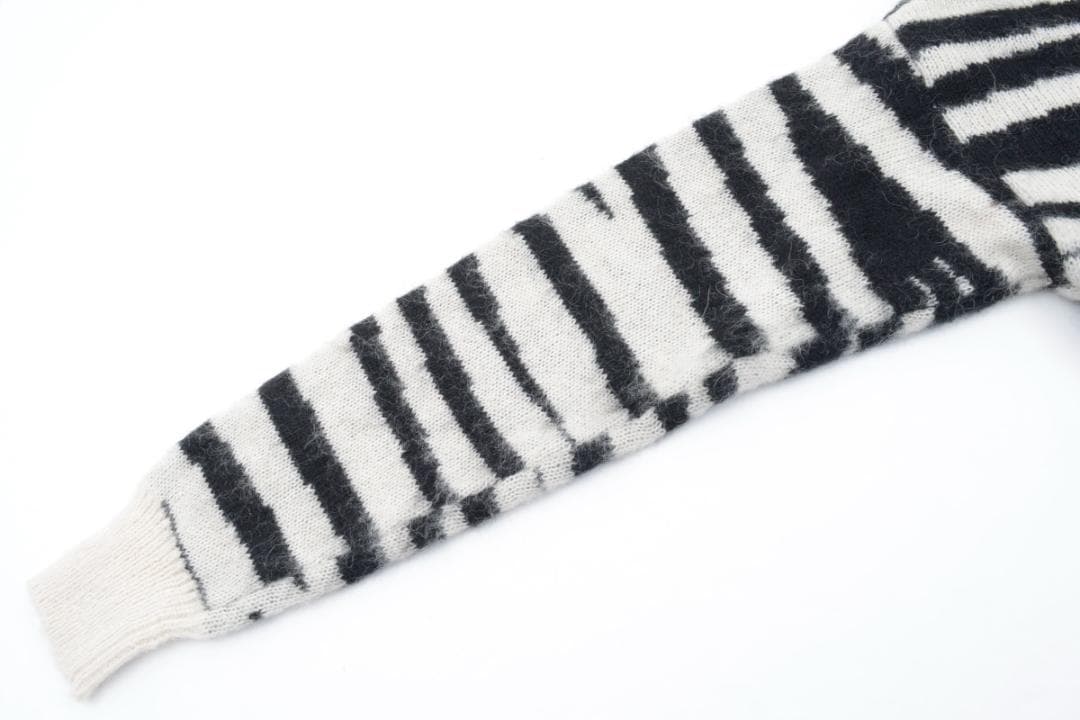 新品・未使用 STUSSY ゼブラ柄ニットセーター ホワイト/ブラック