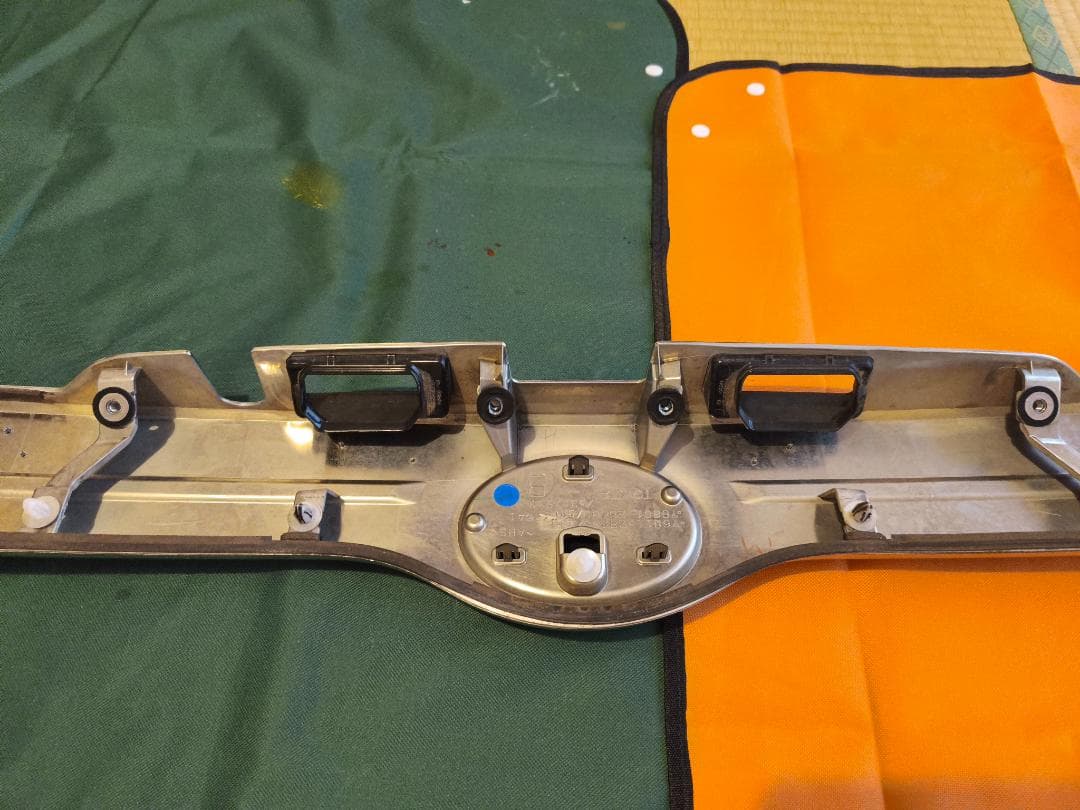 ヴォクシー80 前期 煌2 純正 リヤ バックドア ガーニッシュ