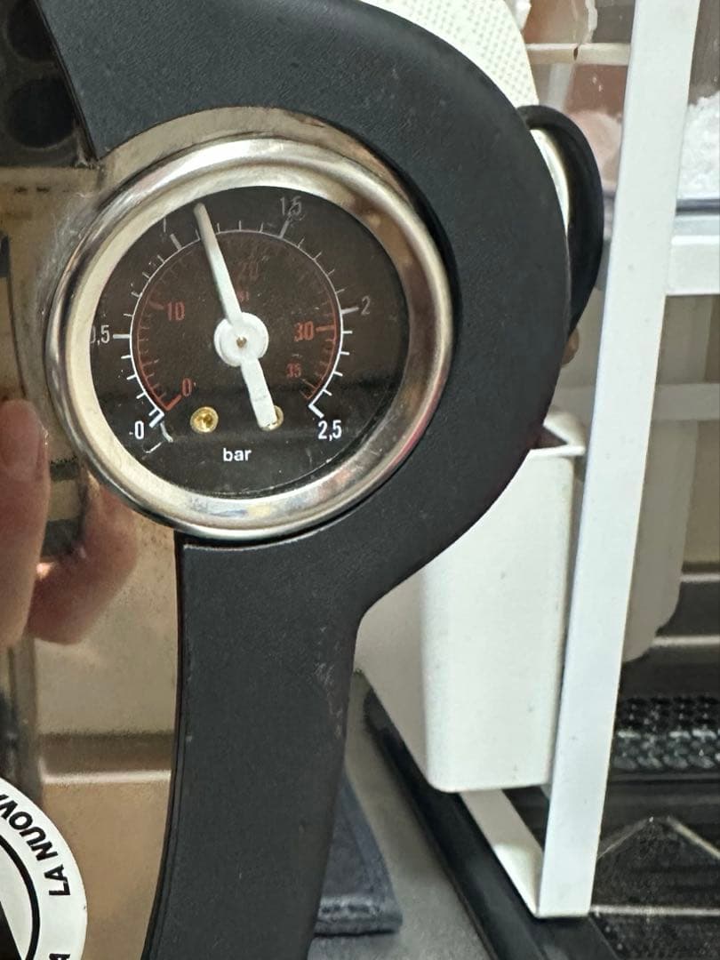 エスプレッソマシンとグラインダーのセットねびきします。値下げしました