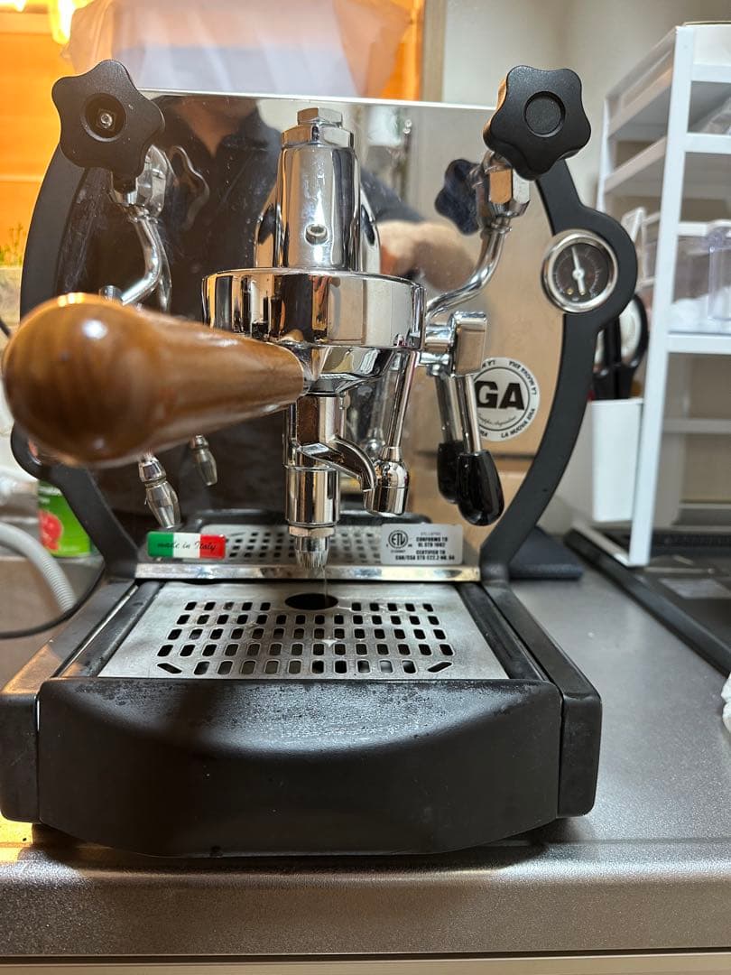 エスプレッソマシンとグラインダーのセットねびきします。値下げしました