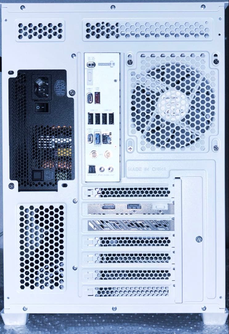 Taka ゲーミングpc新品RYZEN7 9700x RX9060xt