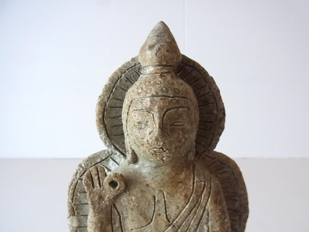 小嶋亜創『灰釉陶仏（中）』初期伊万里 李朝 古唐津 黒高麗 オンギ くらわんか