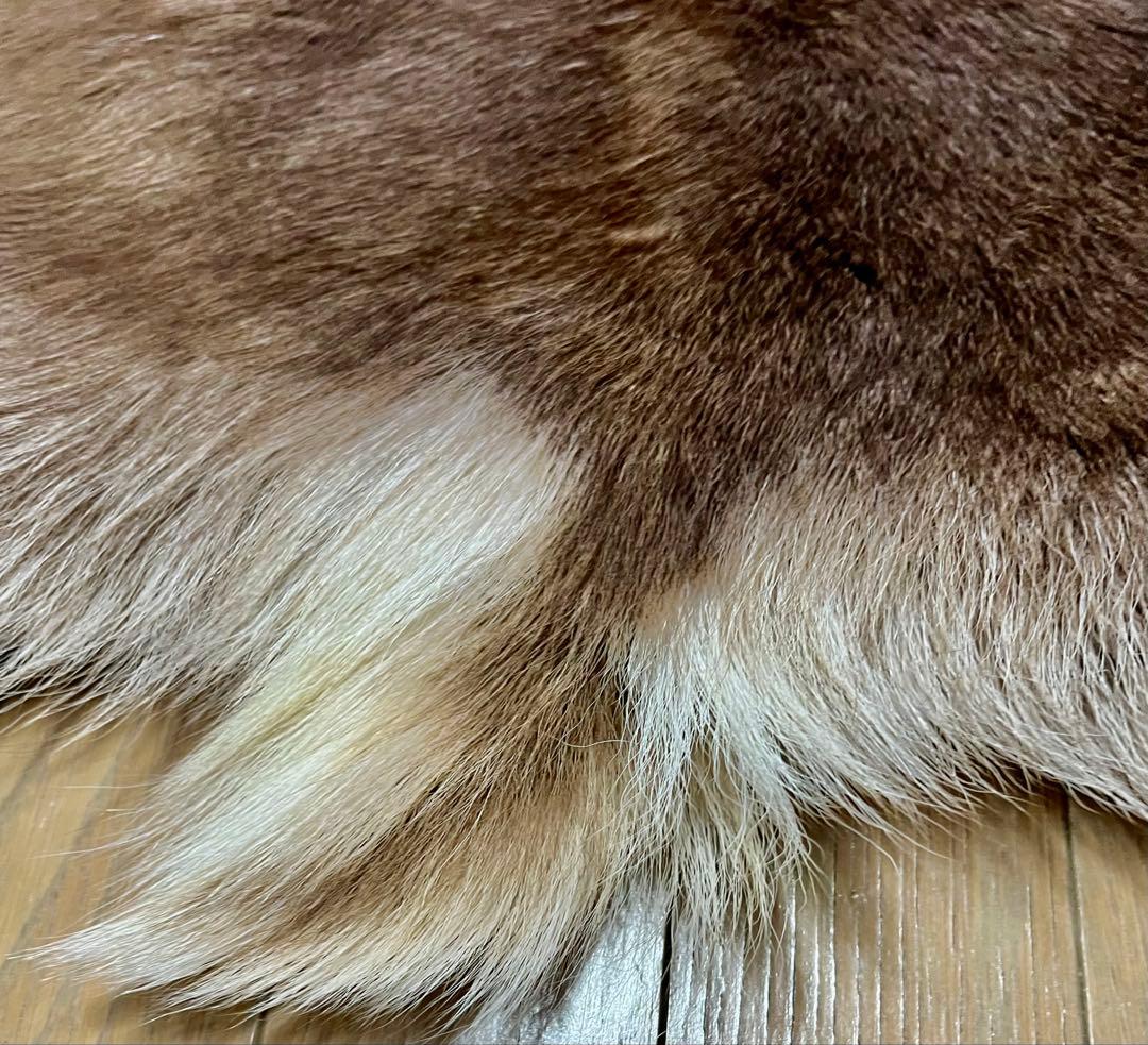 関西万博 北欧館【フィンランド製】高級トナカイの毛皮　ムートン、キャンプ、敷物