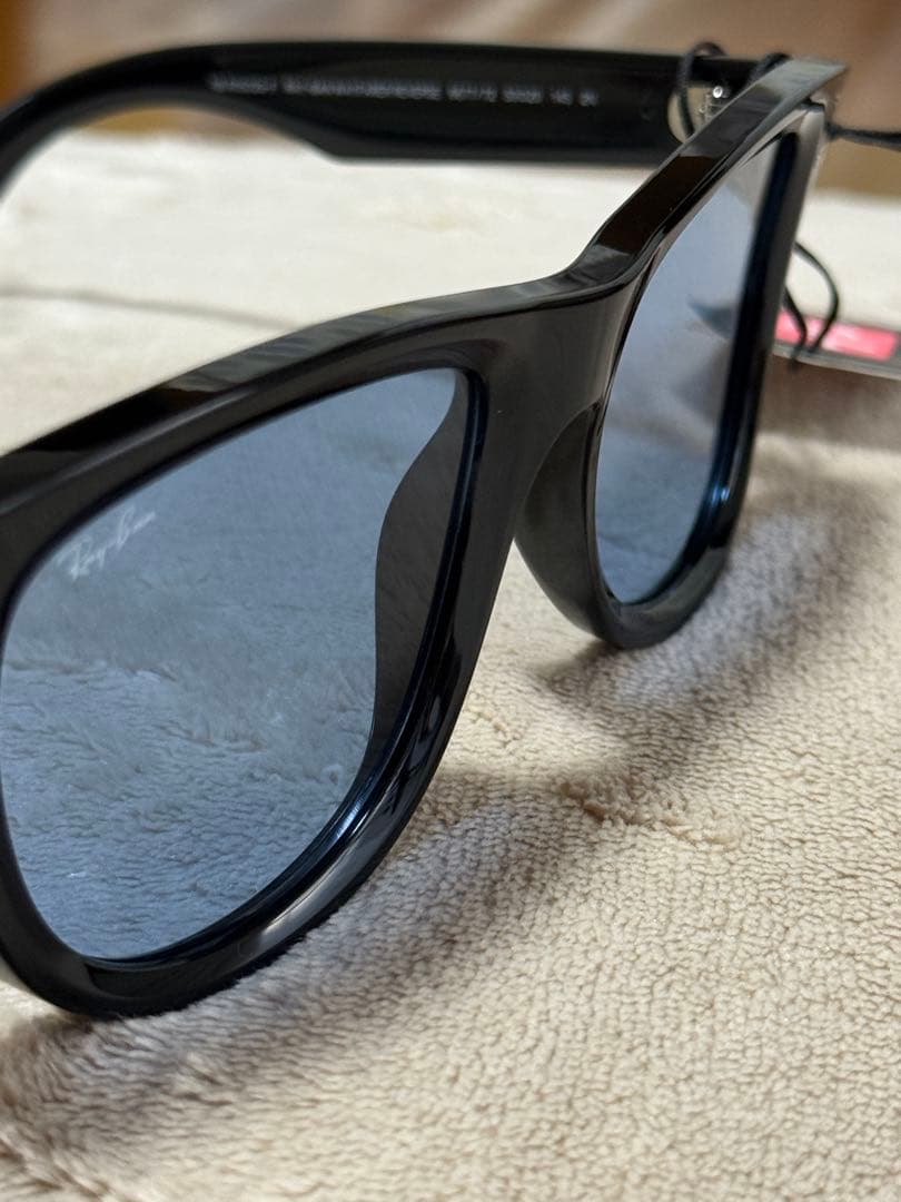 Ray-Ban RB0502S-Ｆフレームブラック　ライトブルーレンズ　新品
