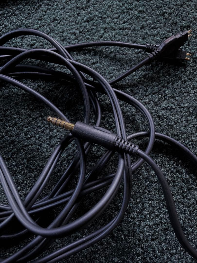 極美品！ゼンハイザーHD660S ヘッドホン有線オープン型　カーボンケース付き