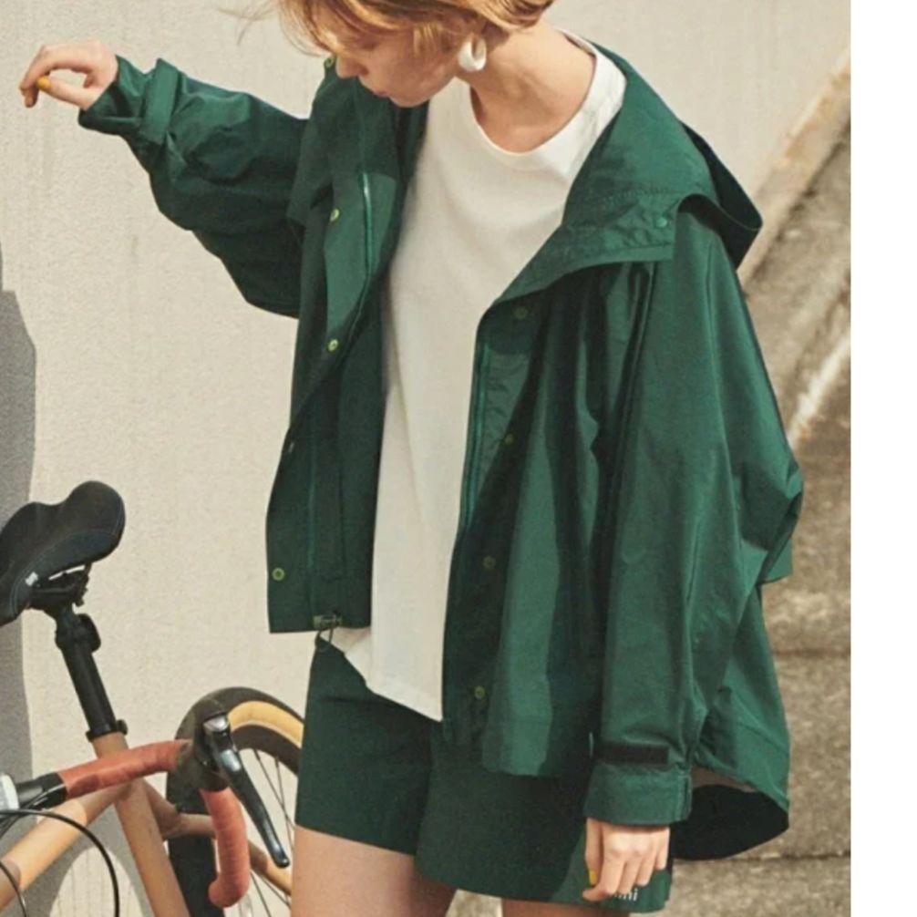 emmi atelier アクティブブルゾン グリーン