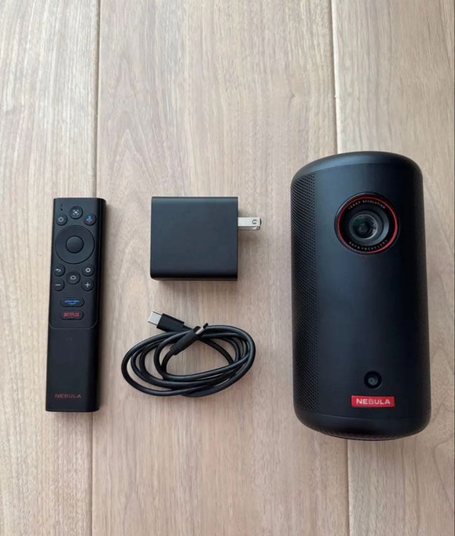 【美品】Anker Nebula Capsule3 プロジェクター　スタンド付き