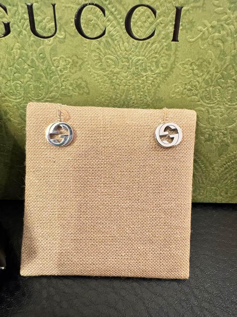 未使用＋美品　GUCCI グッチ インターロッキング　スタッズピアス AG925