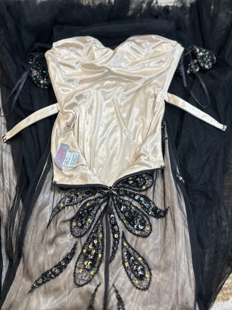 JAVANI☆エレガントなブラックビーズ刺繍ドレス