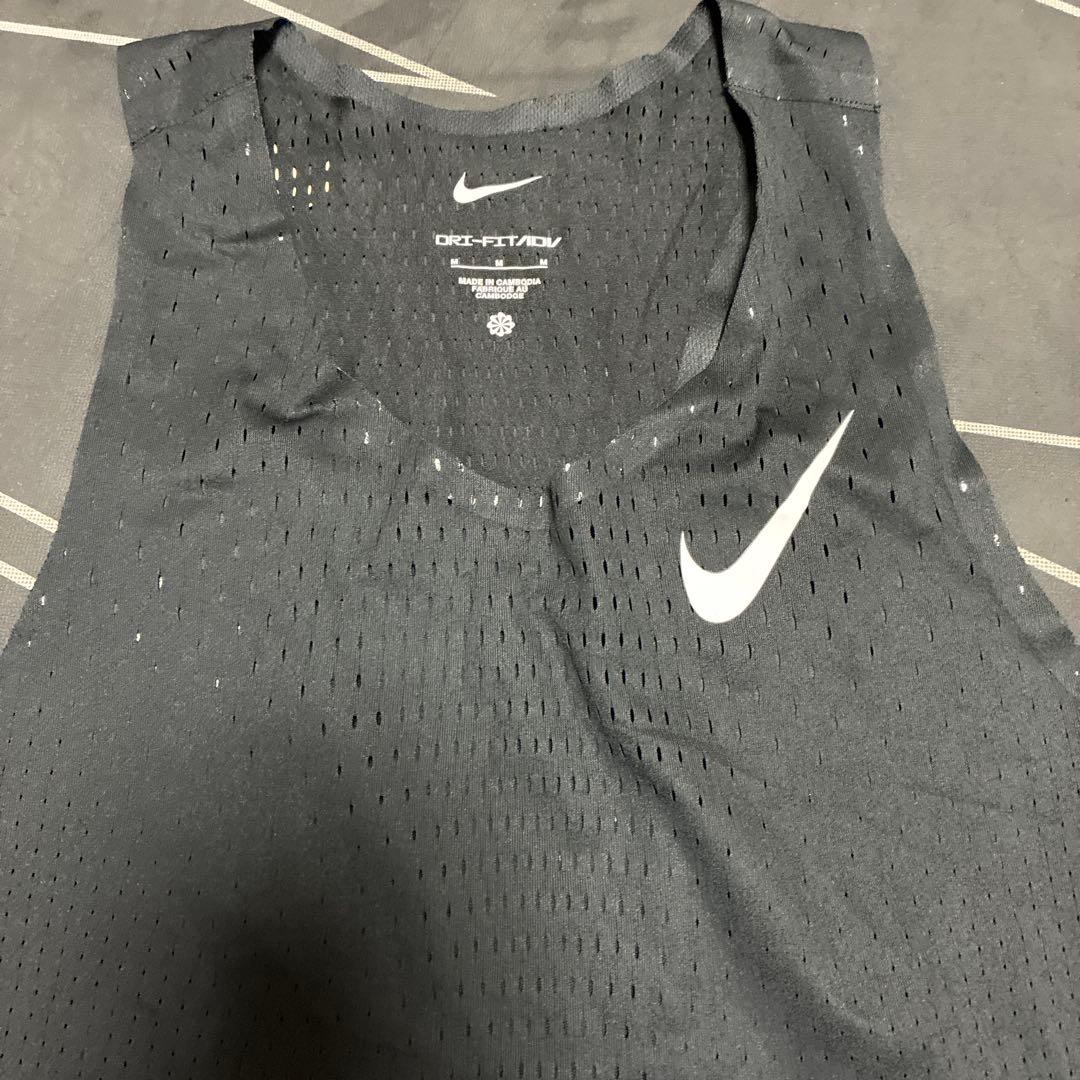 ナイキ　エアロスイフトシングレット4枚セット