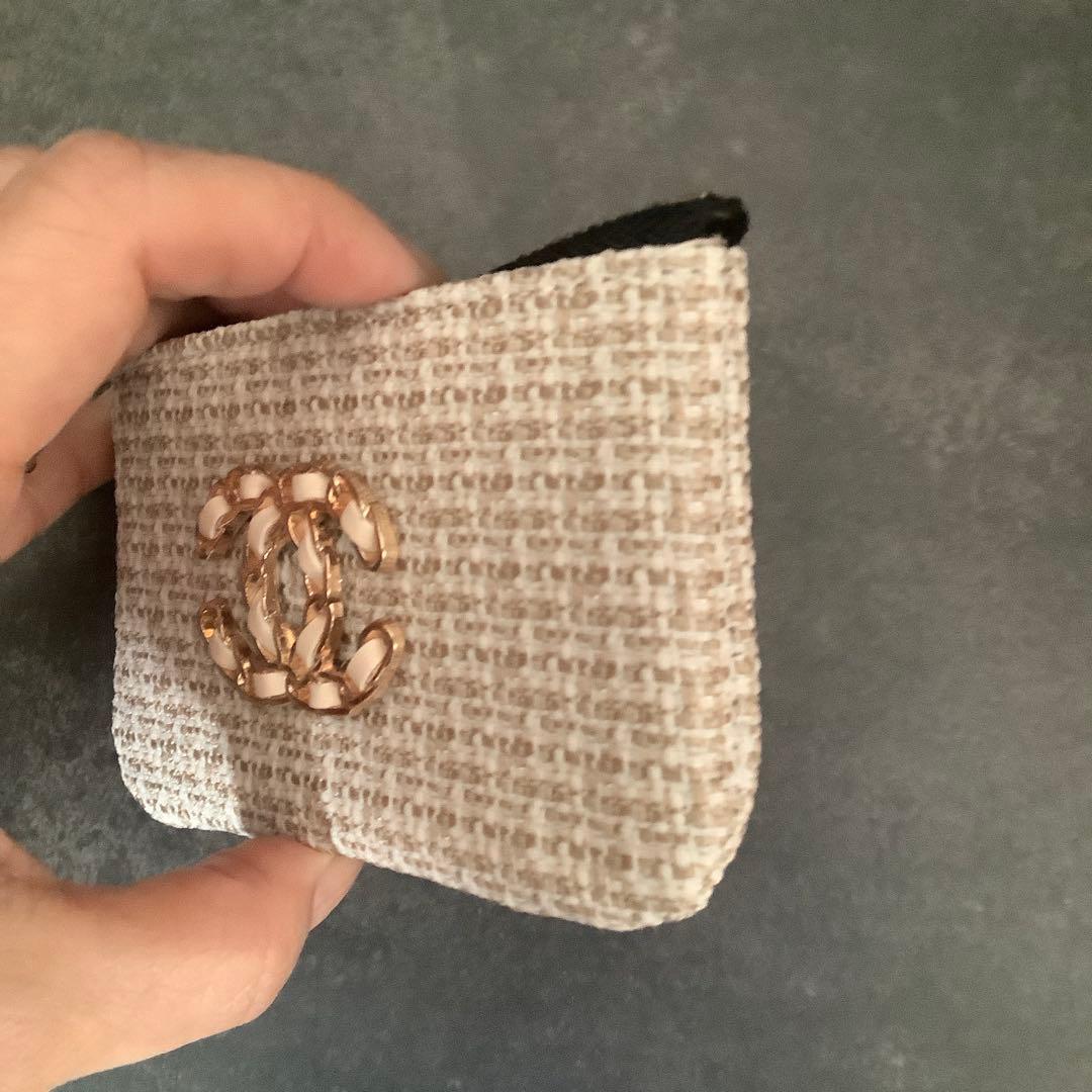 カード　ケース　ベージュ