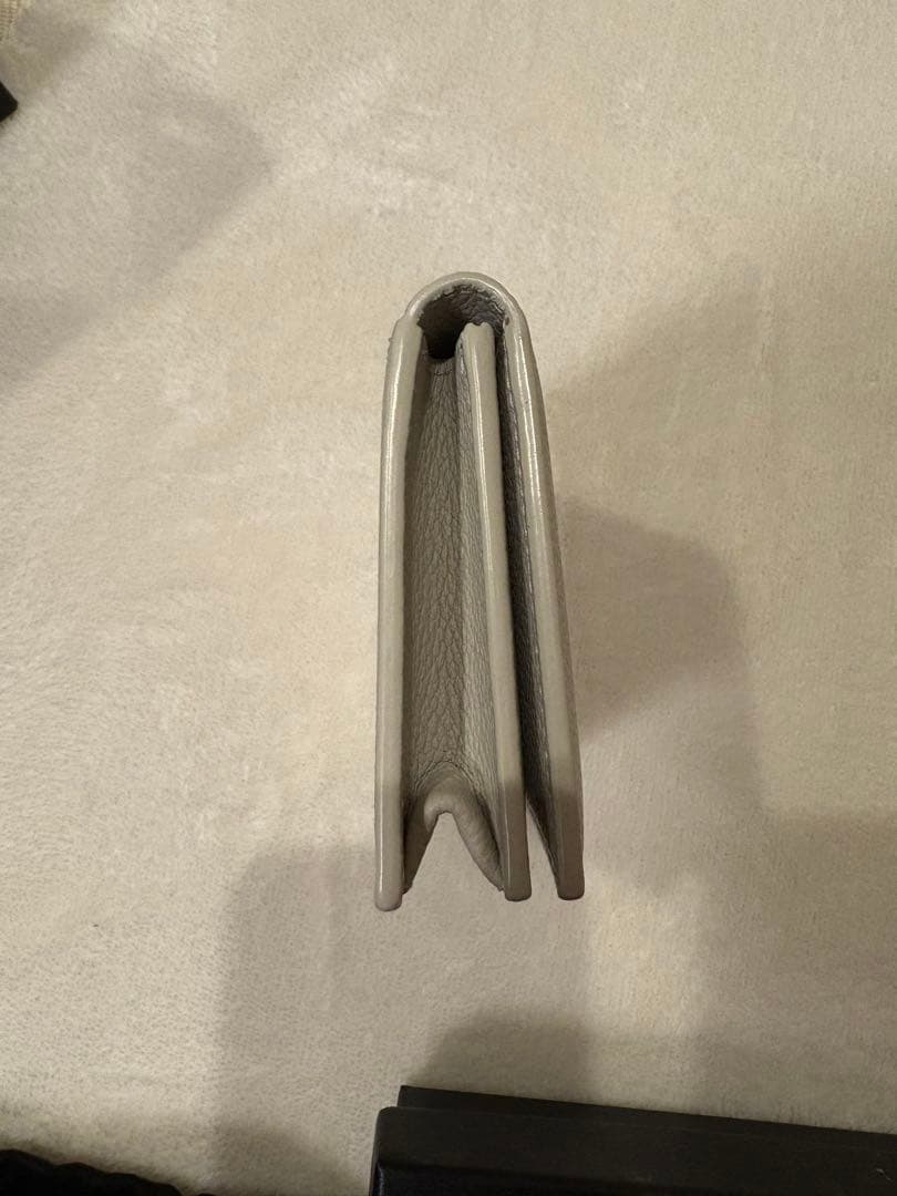 【値下げ！】SAINT LAURENT グレー カードケース／名刺入れ