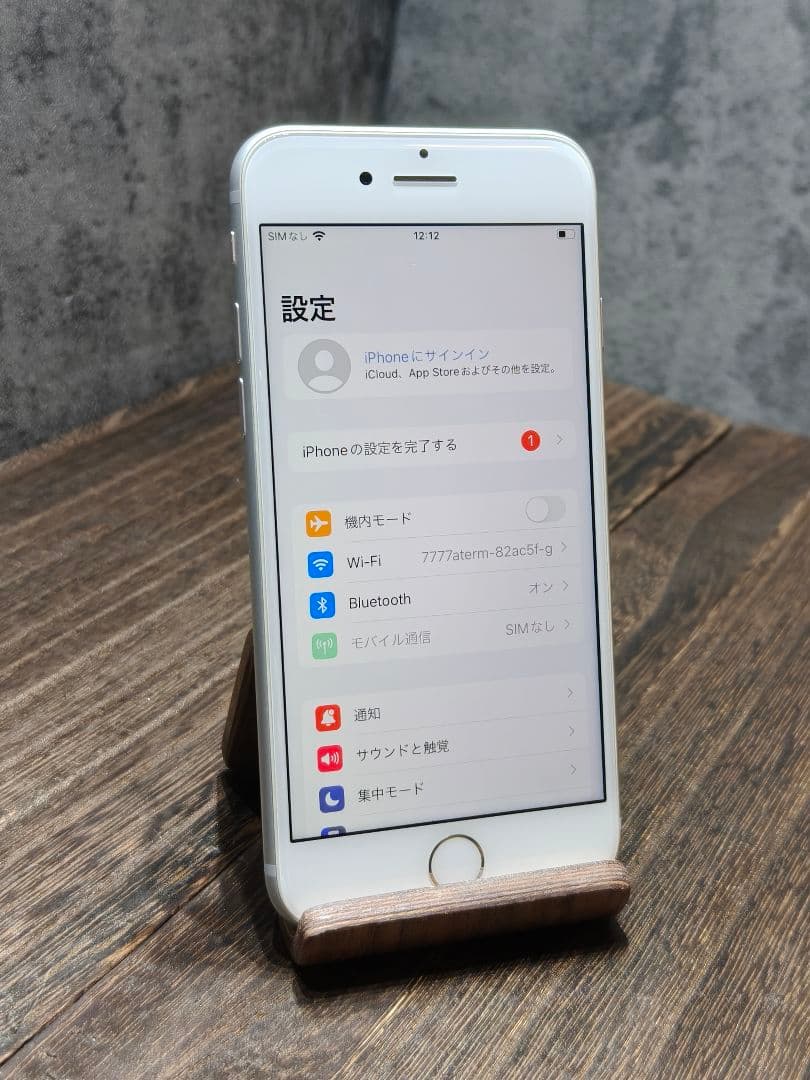 美品 iphone8 64GB SIMロック解除済み スマホ