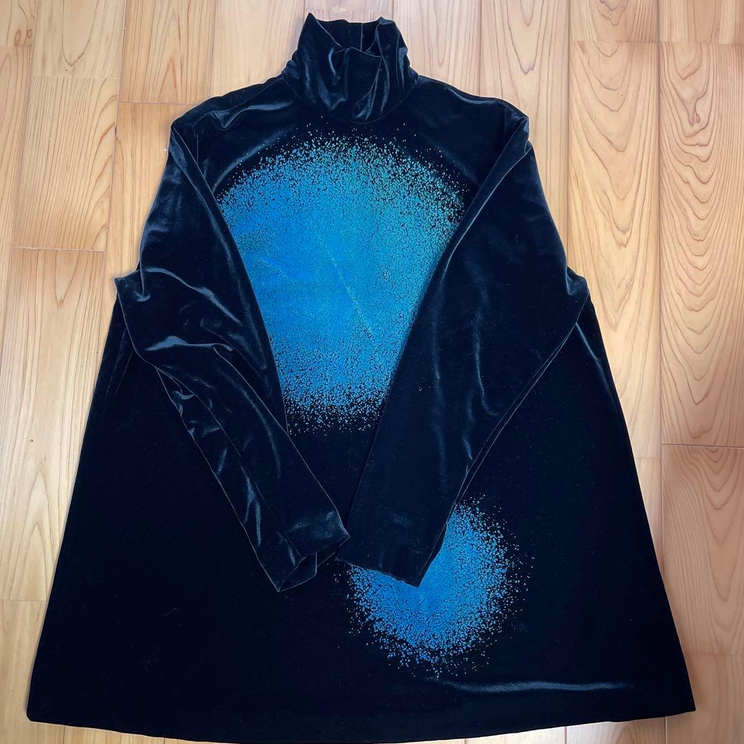 TOKUKO VOL 黒ベルベット風タートルネックチュニック