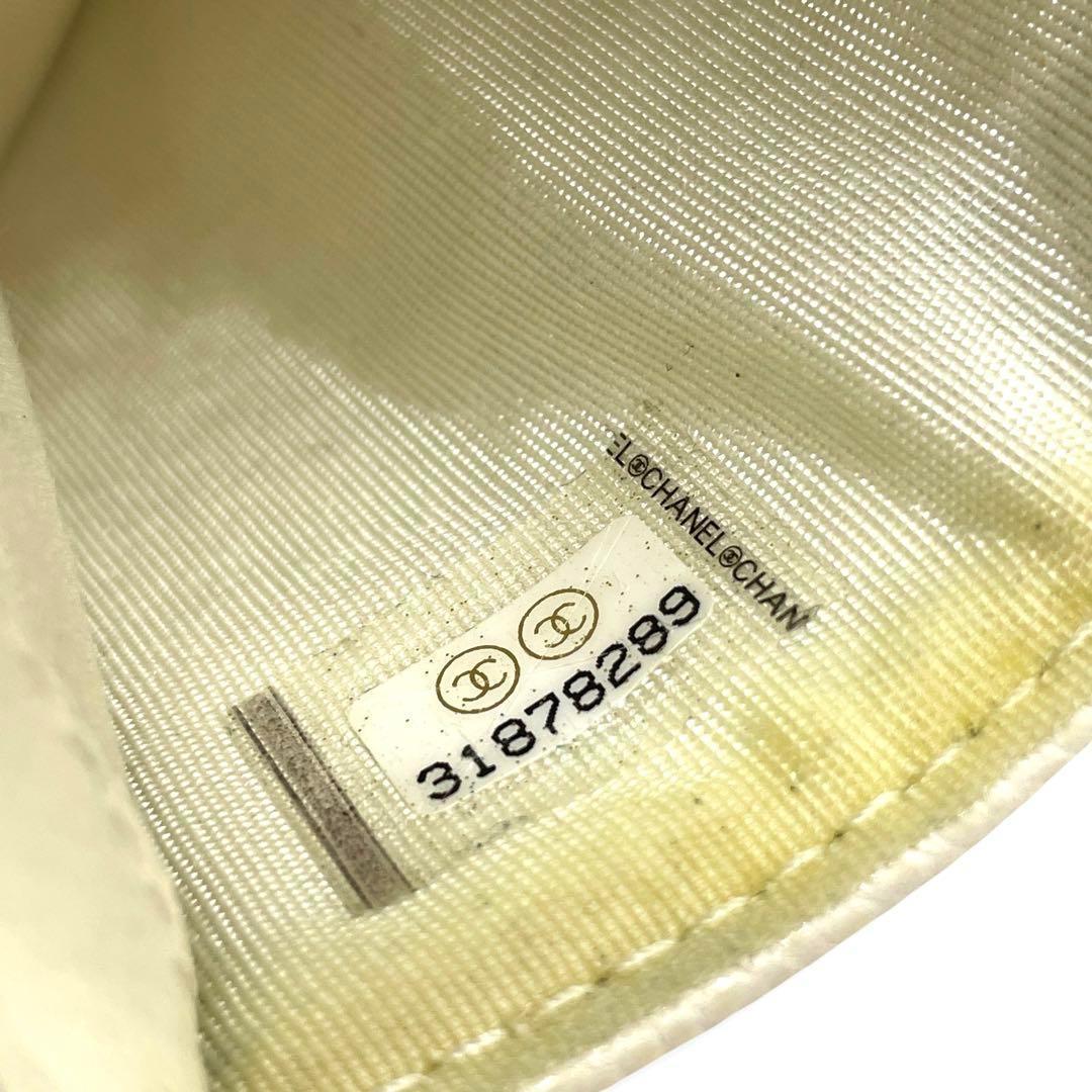 正規品 シャネル カード入れ ケース キャビアスキン 白 ボーイシャネル