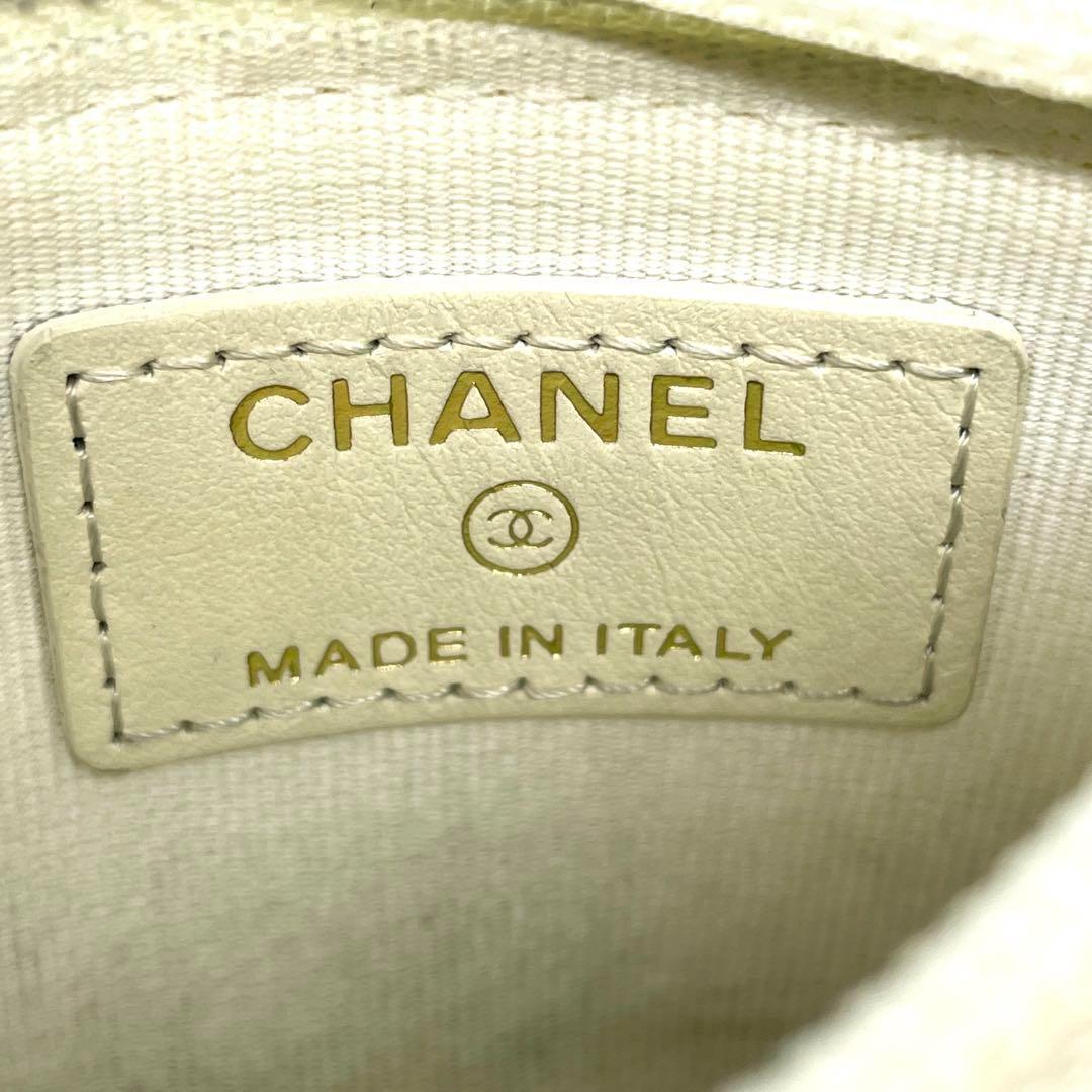 正規品 シャネル カード入れ ケース キャビアスキン 白 ボーイシャネル