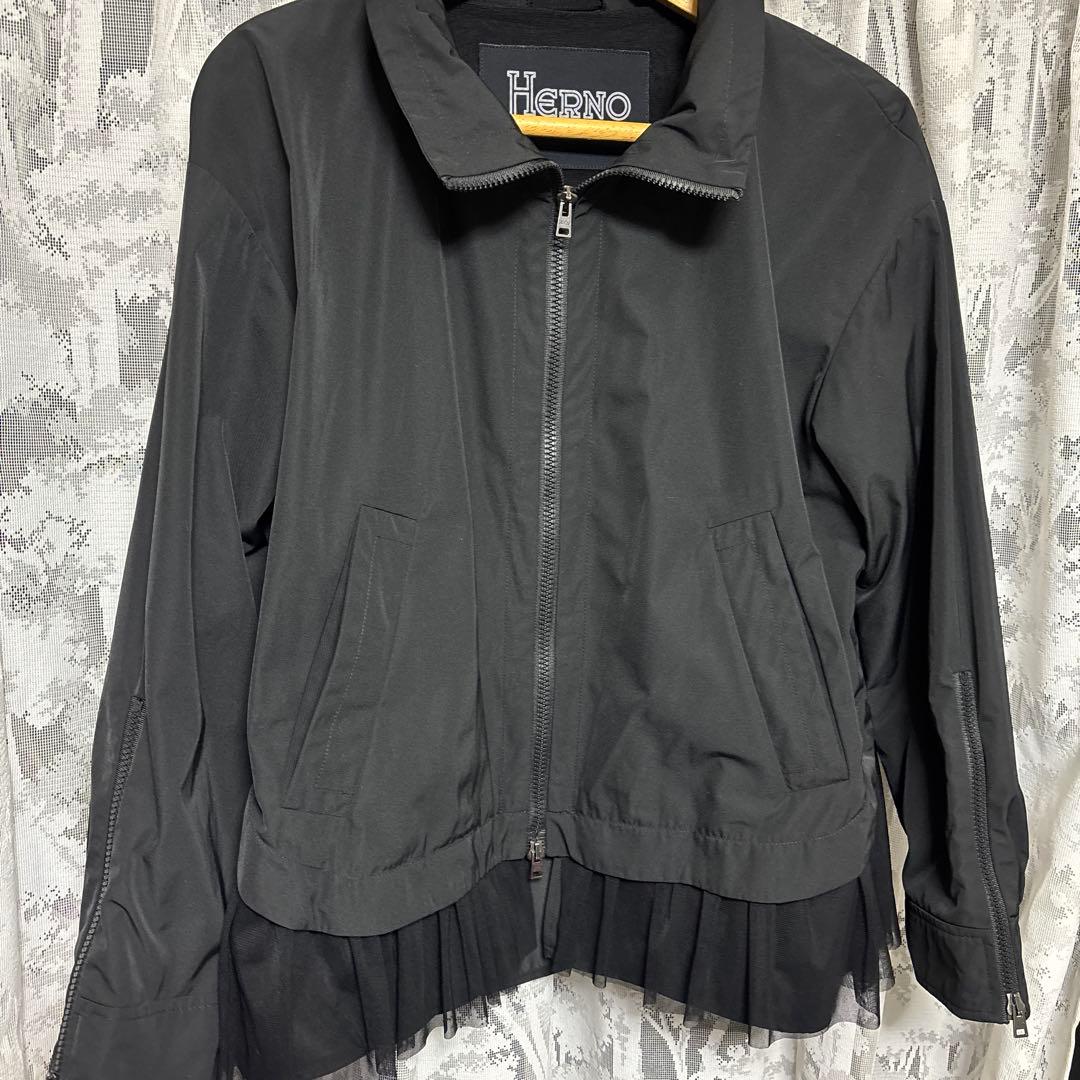 HERNO ブルゾン　フリル　黒