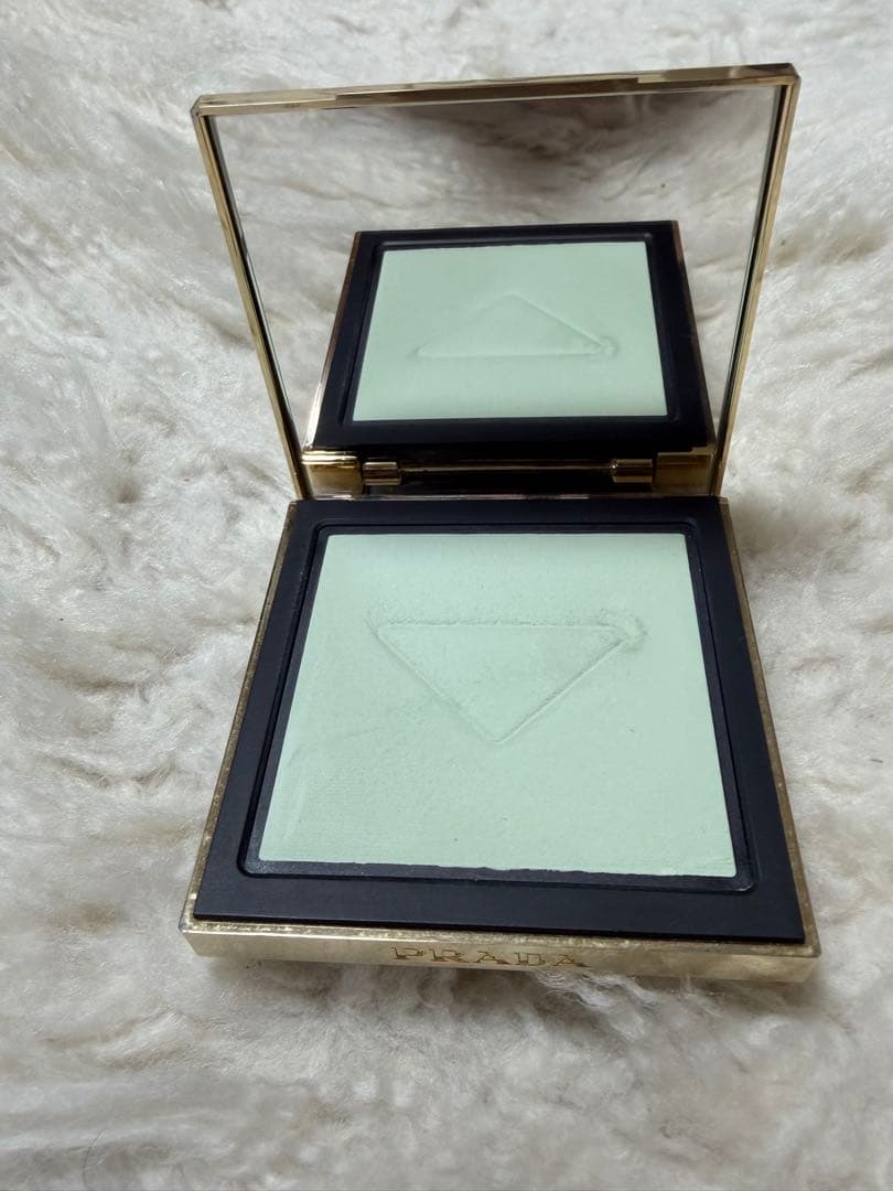 新品同様♡PRADA プラダビューティー♡リセットセッティングパウダー