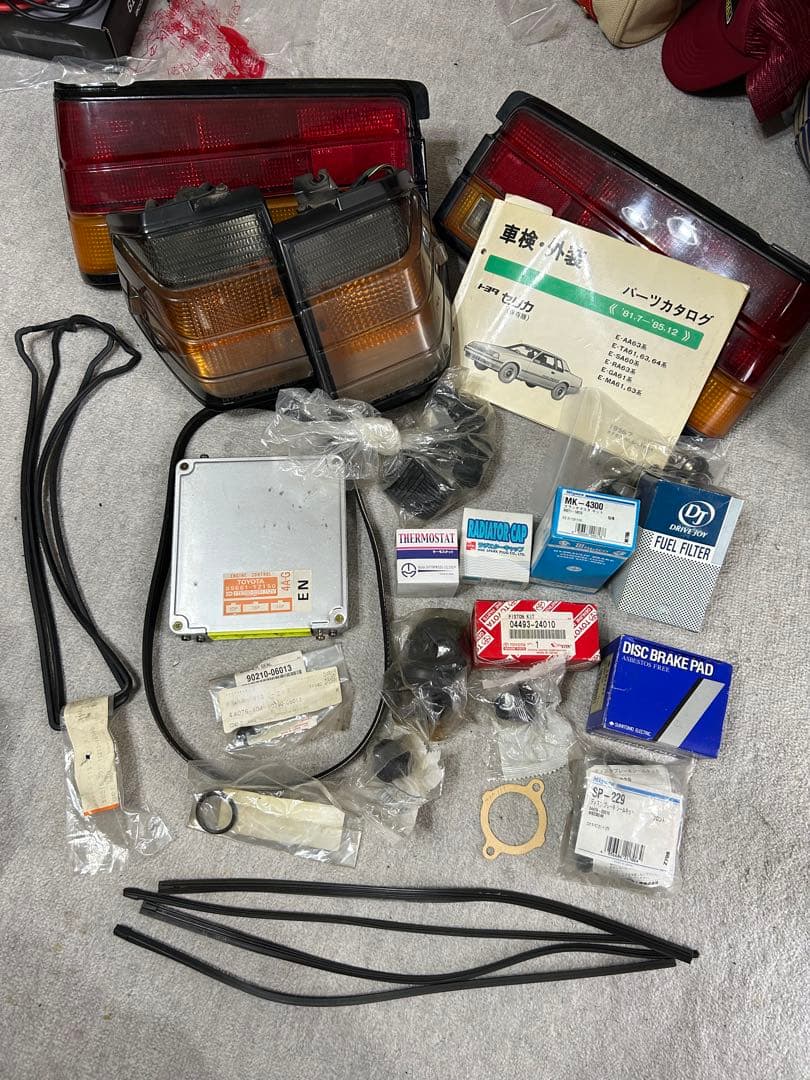 AA63 車両部品セット テールランプ・フィルター・ブレーキパッド他