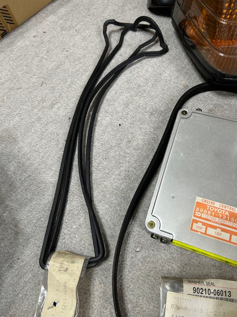 AA63 車両部品セット テールランプ・フィルター・ブレーキパッド他