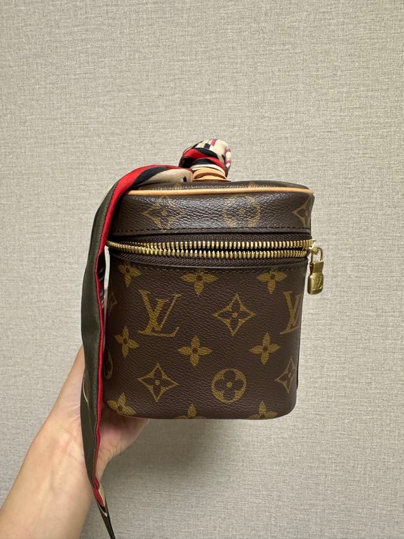Louis Vuitton ニース・ミニ スカーフ付き
