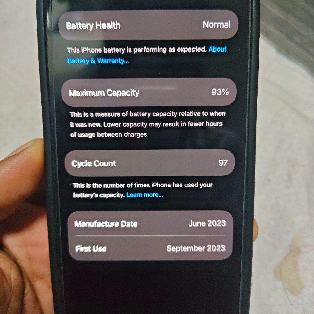 Apple iPhone 15 Pro タイタニャムブルー