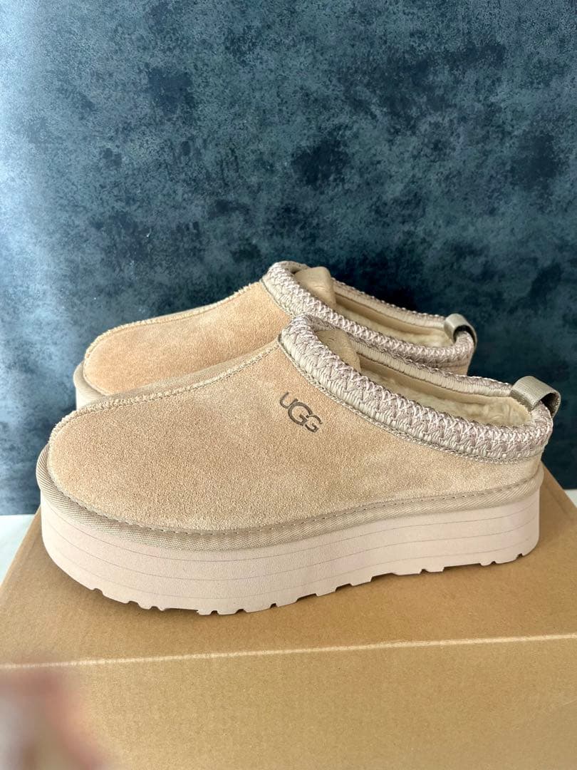 UGG ベージュ サンダル　厚底24cm