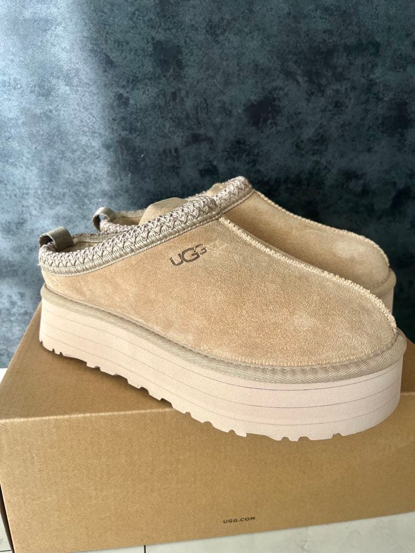 UGG ベージュ サンダル　厚底24cm