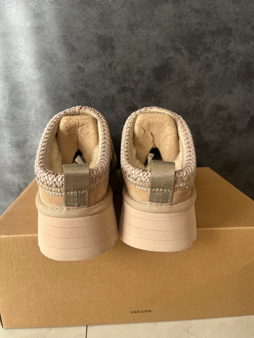 UGG ベージュ サンダル　厚底24cm