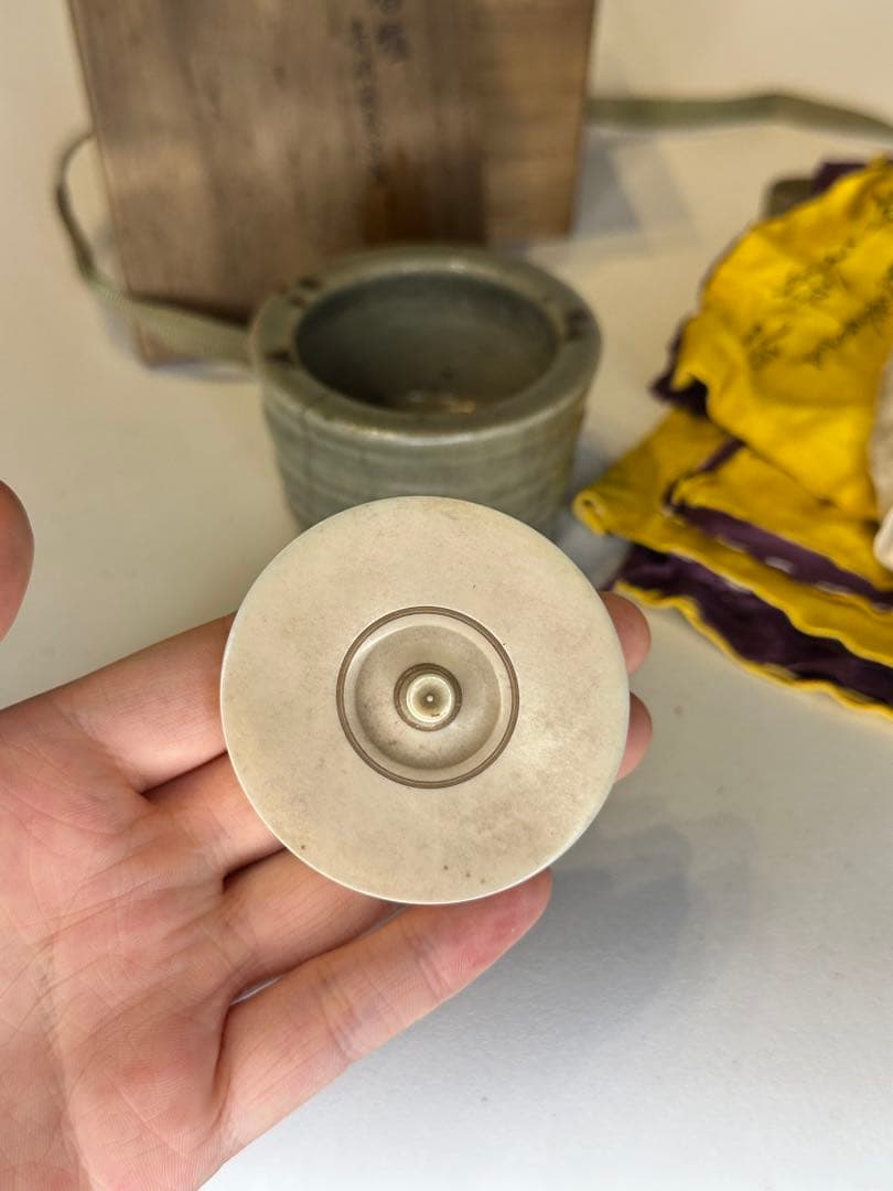 最終価格！青磁筋　三足香炉　共箱　古共布付　時代物　古美術　骨董品