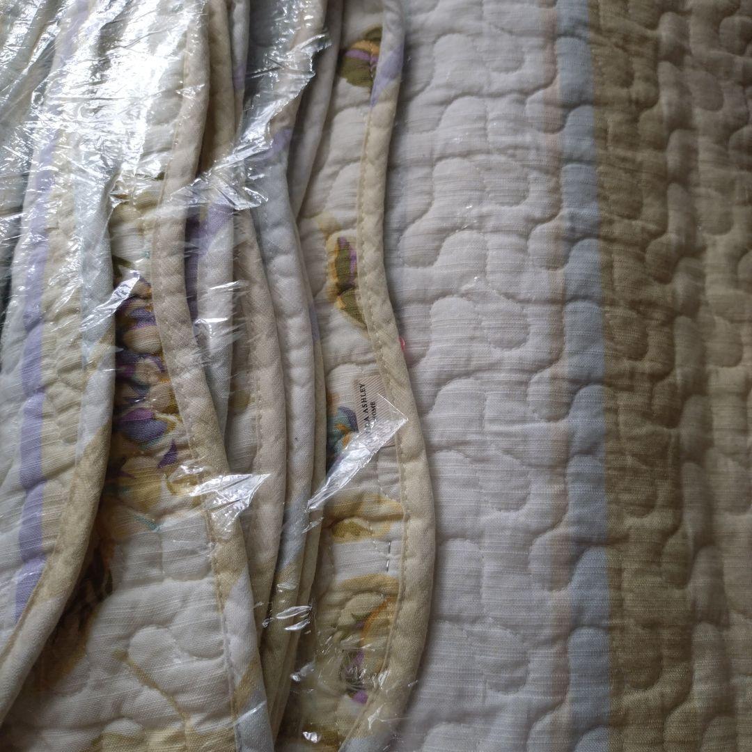 ローラアシュレイ　マルチカバー　キルトカバー　ベッドスプレッド　花柄