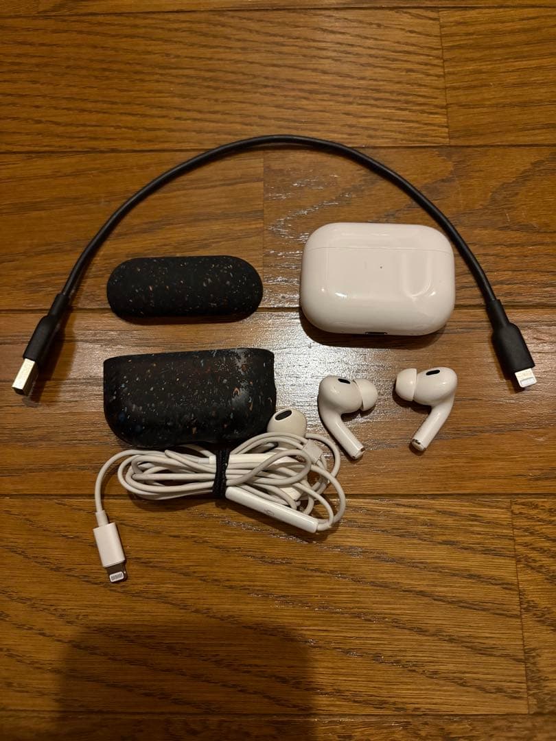 AirPods Pro第2世代Lightning ケース/イヤホン/ケーブル付き