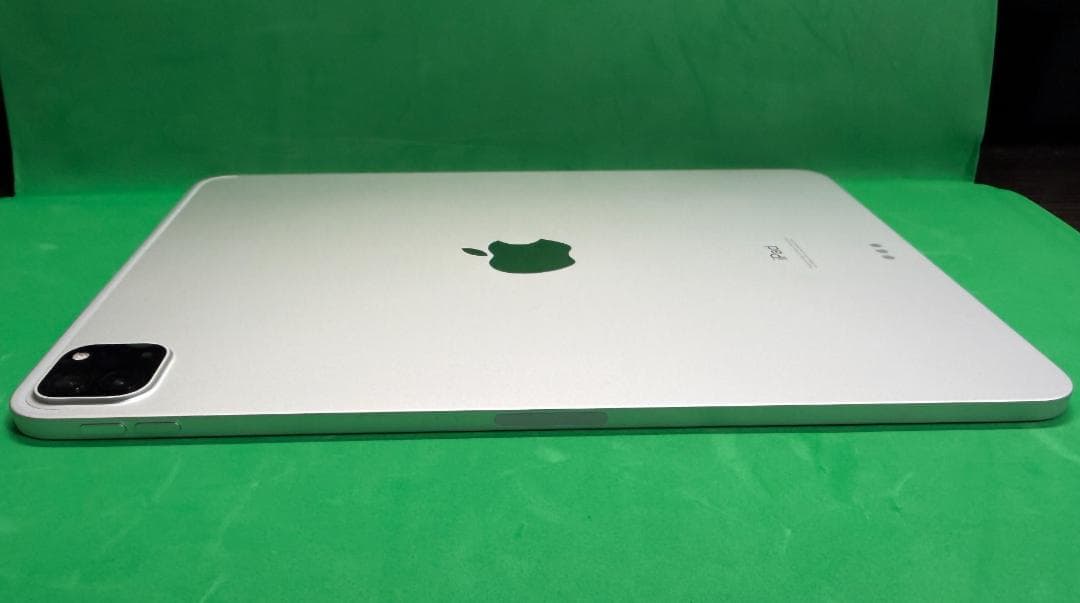 iPad Pro 11インチ（第2世代）Wi-Fi 128GB,シルバー,ケース