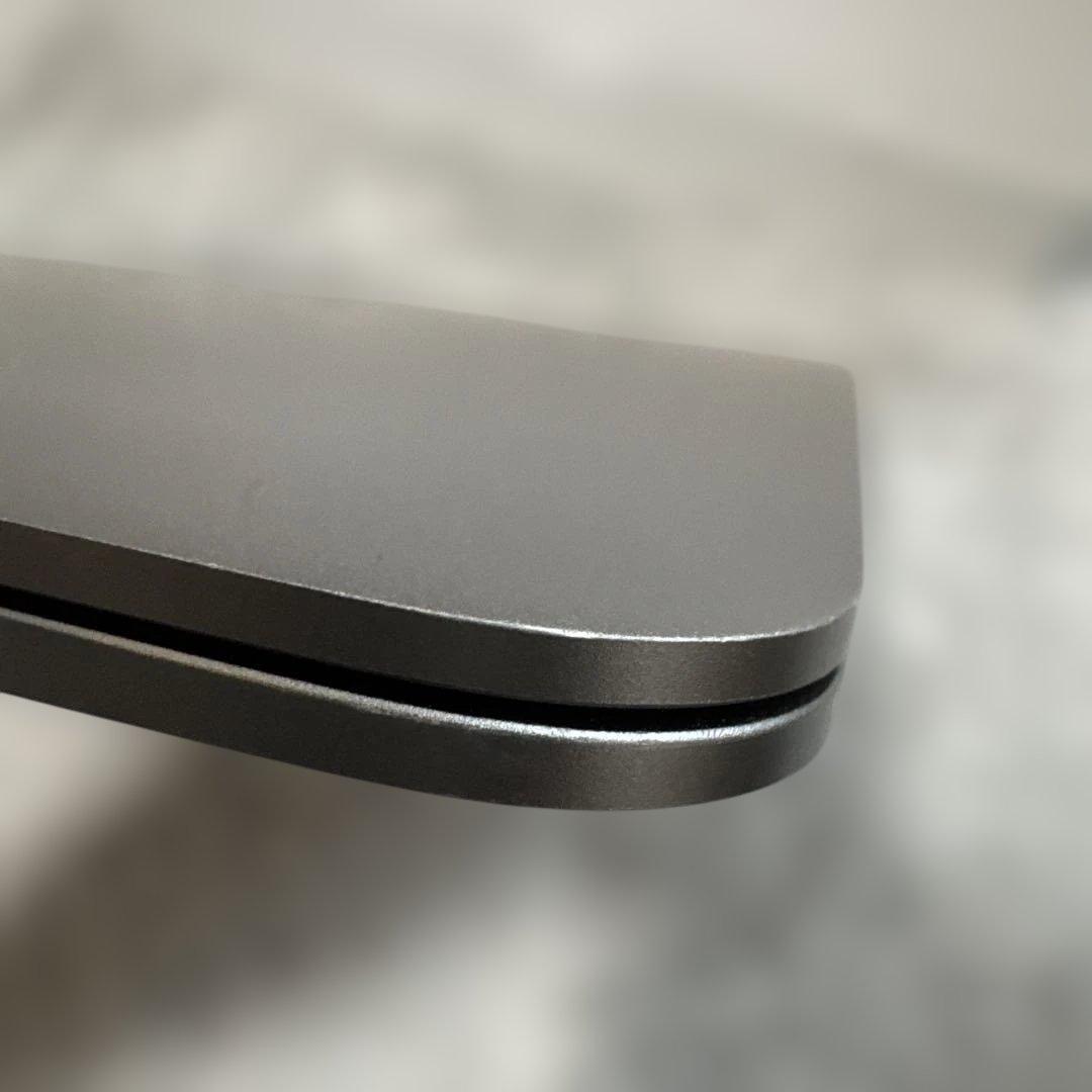 Apple MacBook Air 13インチ・Intel Core i5