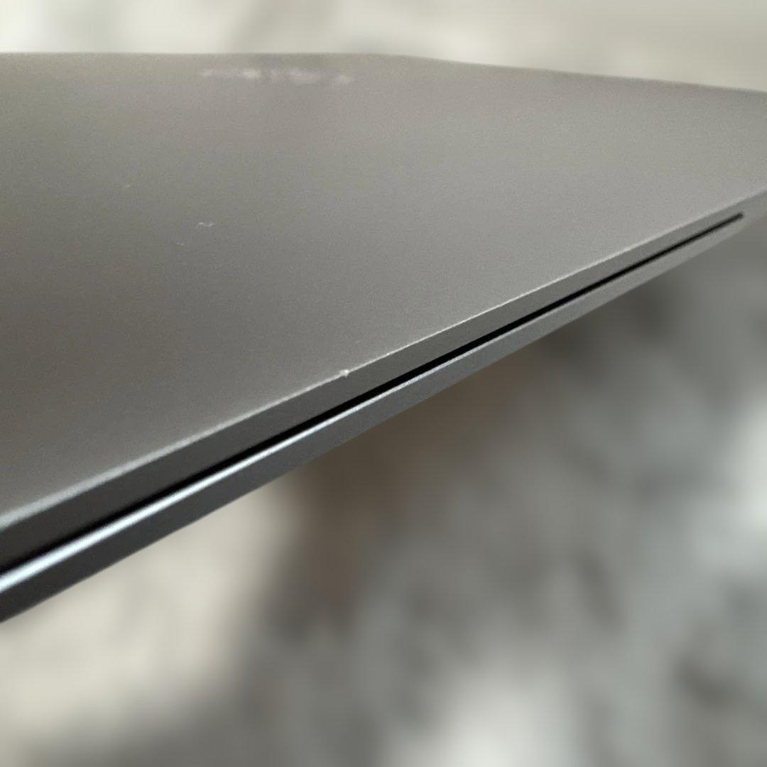 Apple MacBook Air 13インチ・Intel Core i5